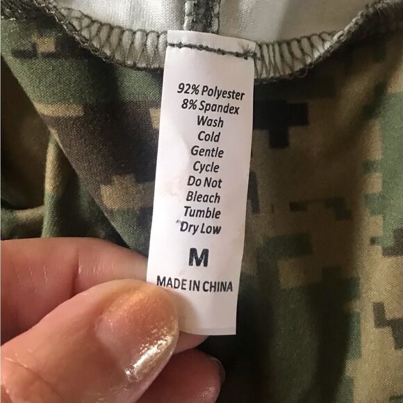 NWOT … THE LEGGING SLINGER “Size: M” Leggings - Picture 6 of 6